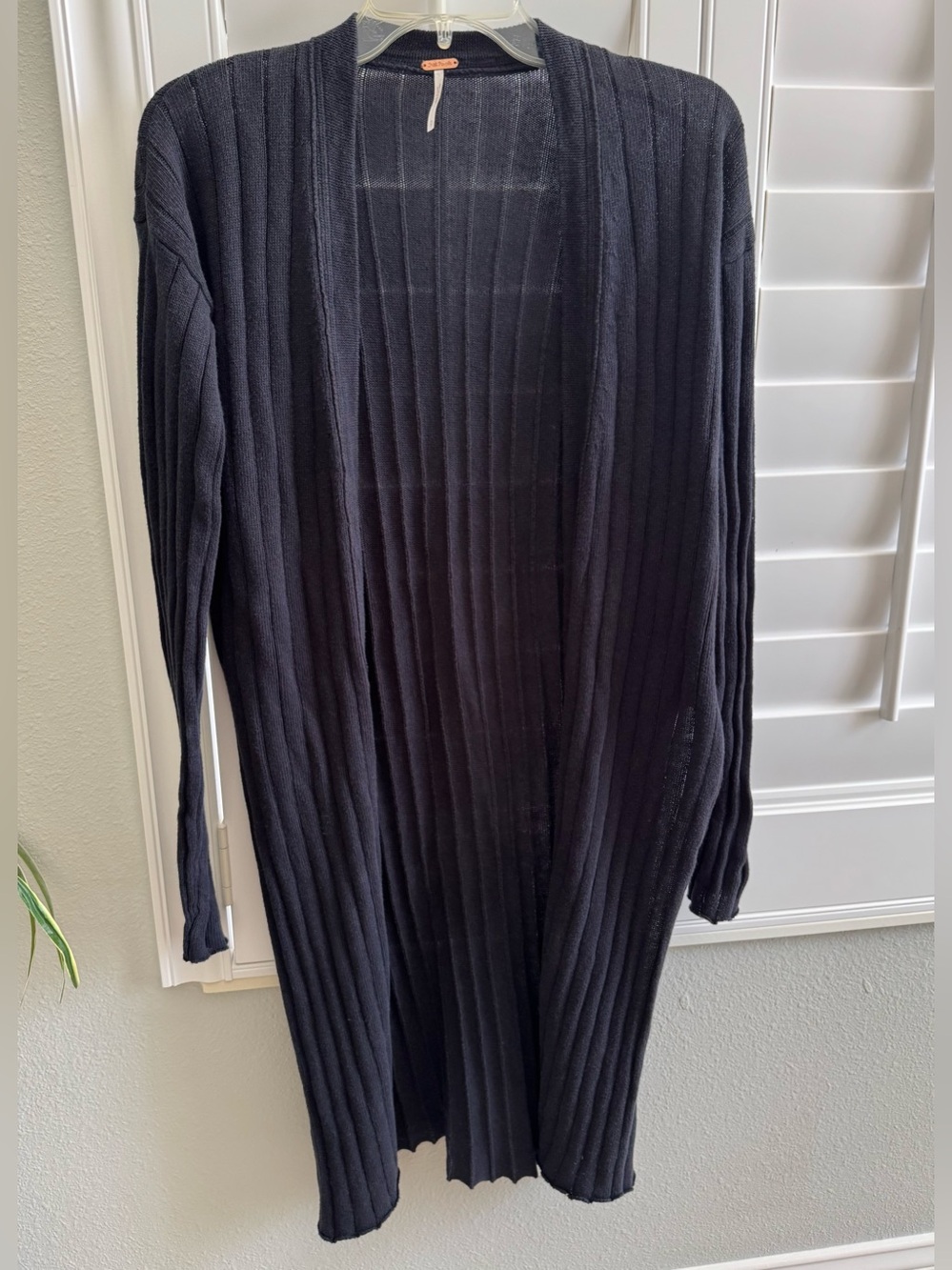 Free People Women’s Small dark blue long sleeve split sides cardigan sweater